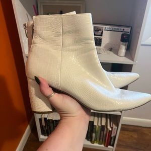 Steve Madden Finlee Bootie